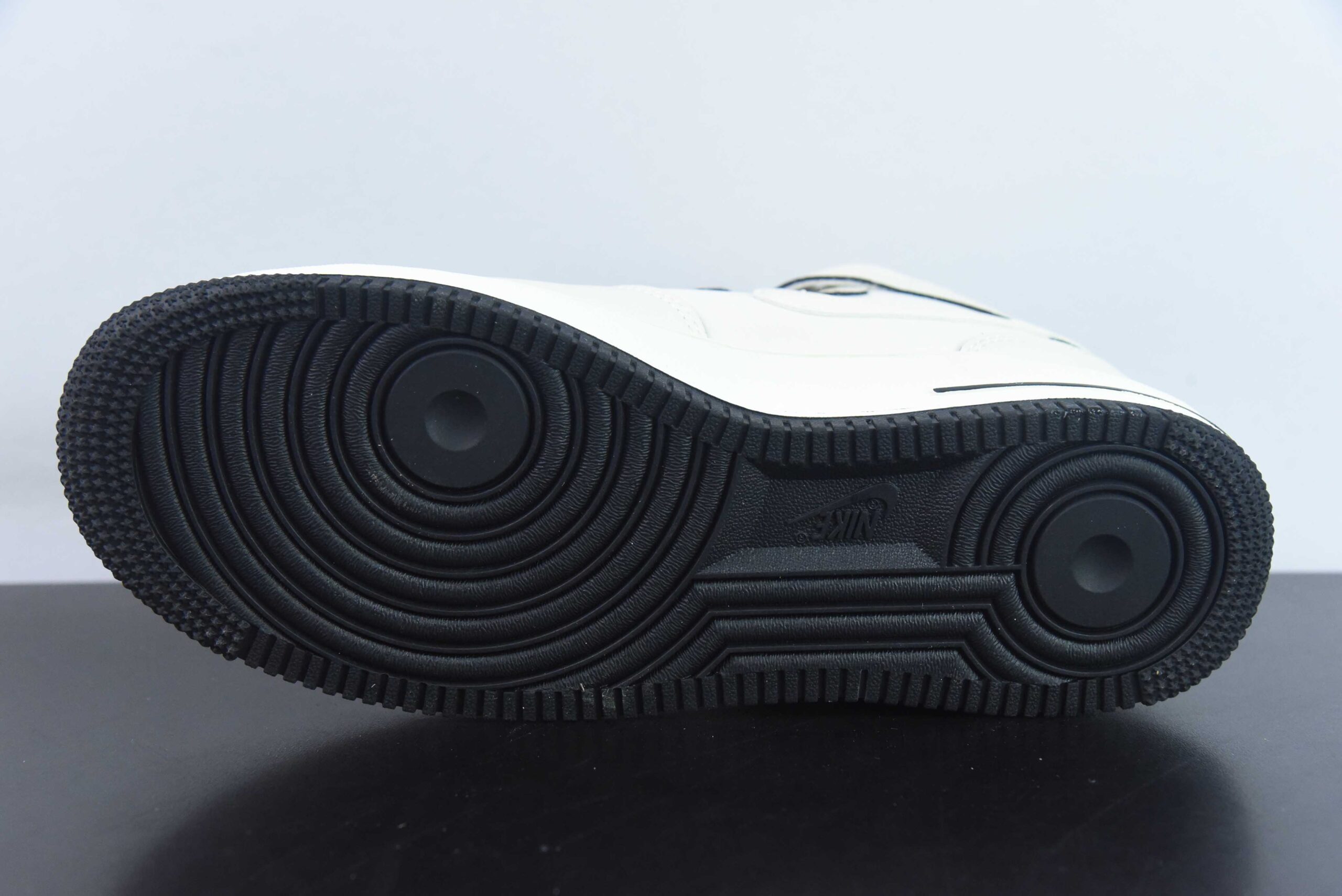 耐克Nike Air Force 1 AF1白黑刺绣空军一号中帮休闲板鞋纯原版本 货号:SG2356-807
