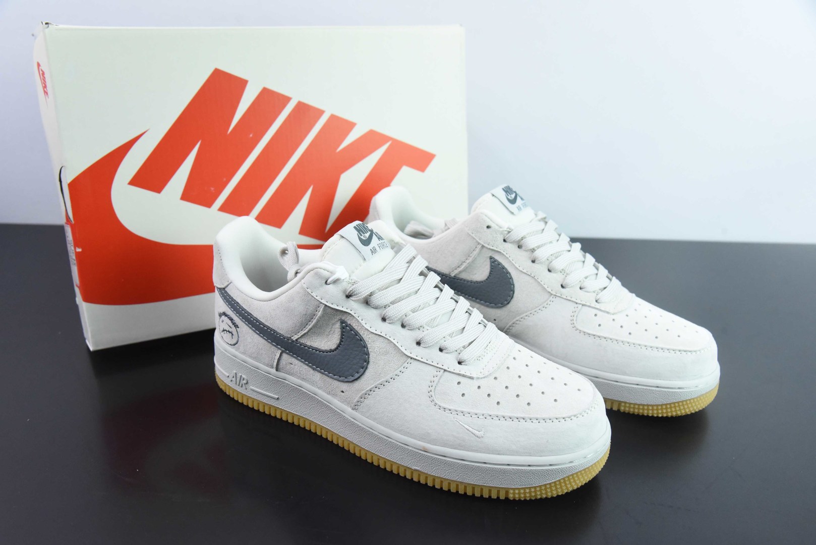 耐克Nike Air Force 1'07 Low 鬼脸联名浅灰猪八空军一号低帮休闲板鞋纯原版本 货号：DF0188-022 