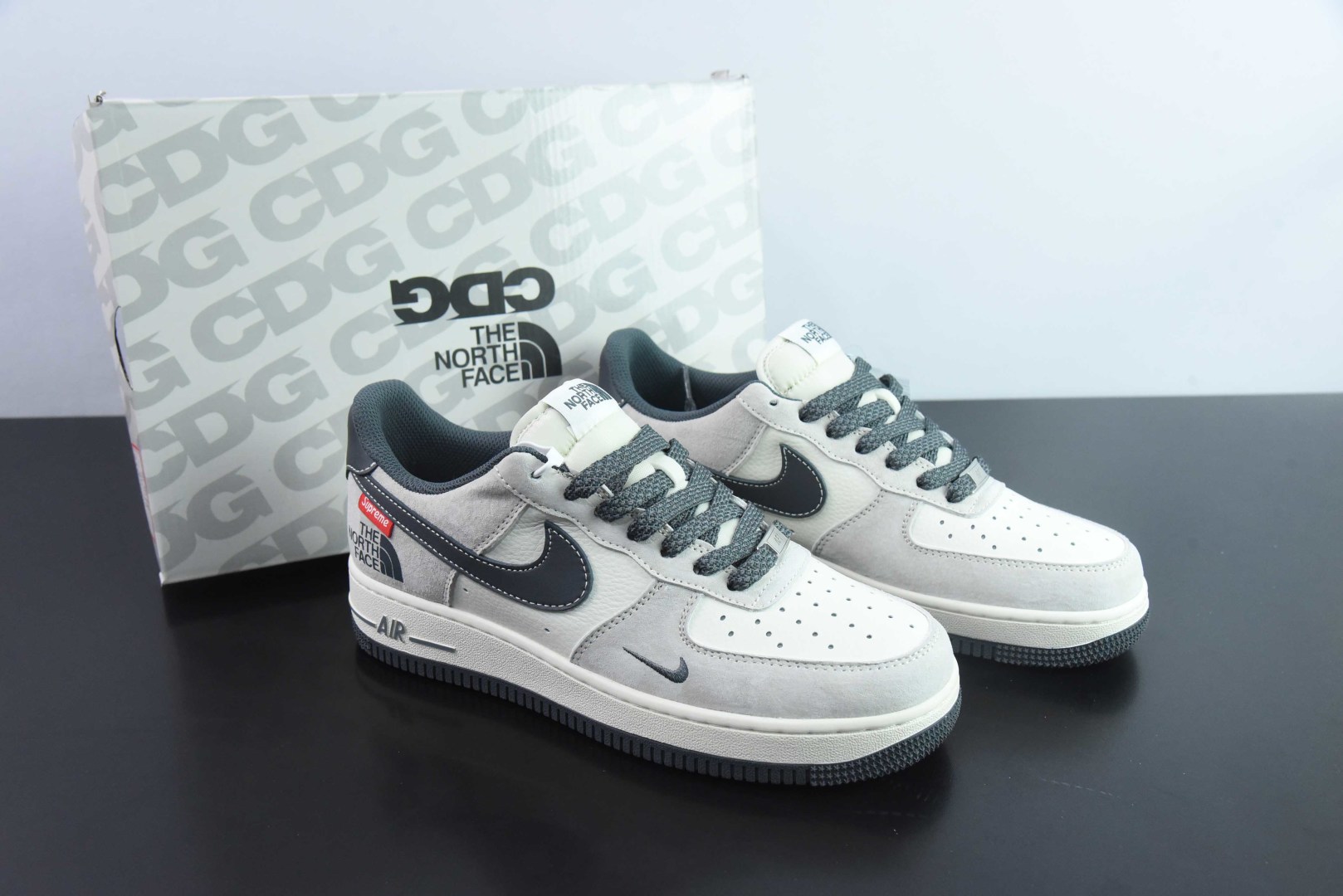 耐克NIke Air Force 1 '07 Low “Supreme北面联名灰黑红标猪八”空军一号低帮休闲板鞋纯原版本 货号:XZ6188-112