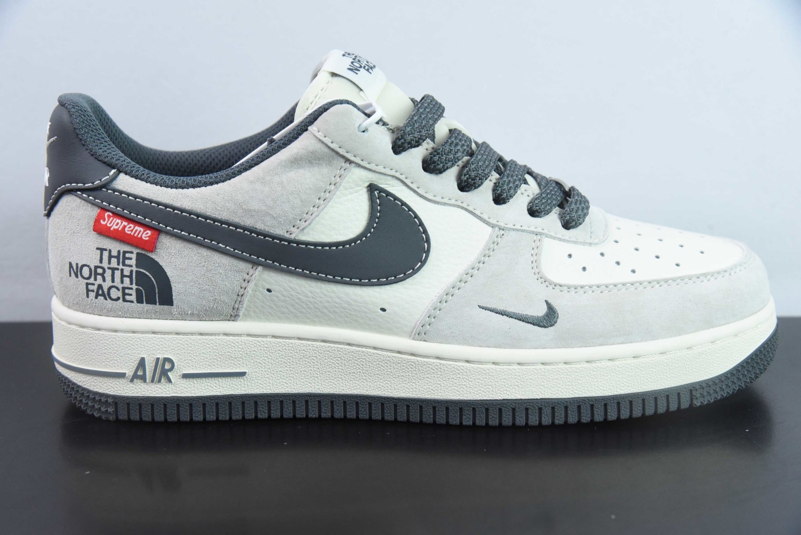 耐克NIke Air Force 1 '07 Low “Supreme北面联名灰黑红标猪八”空军一号低帮休闲板鞋纯原版本 货号:XZ6188-112