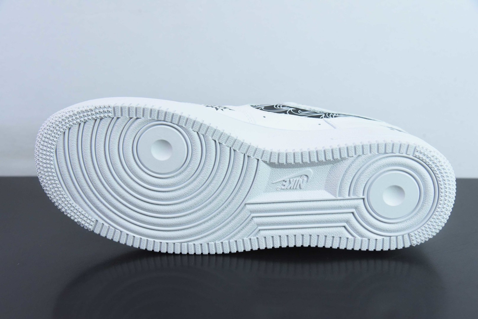 耐克Nike Air Force 1 Low “Nike smiley face” 耐克笑脸涂鸦空军一号低帮休闲运动板鞋纯原版本 货号:FB8971-020