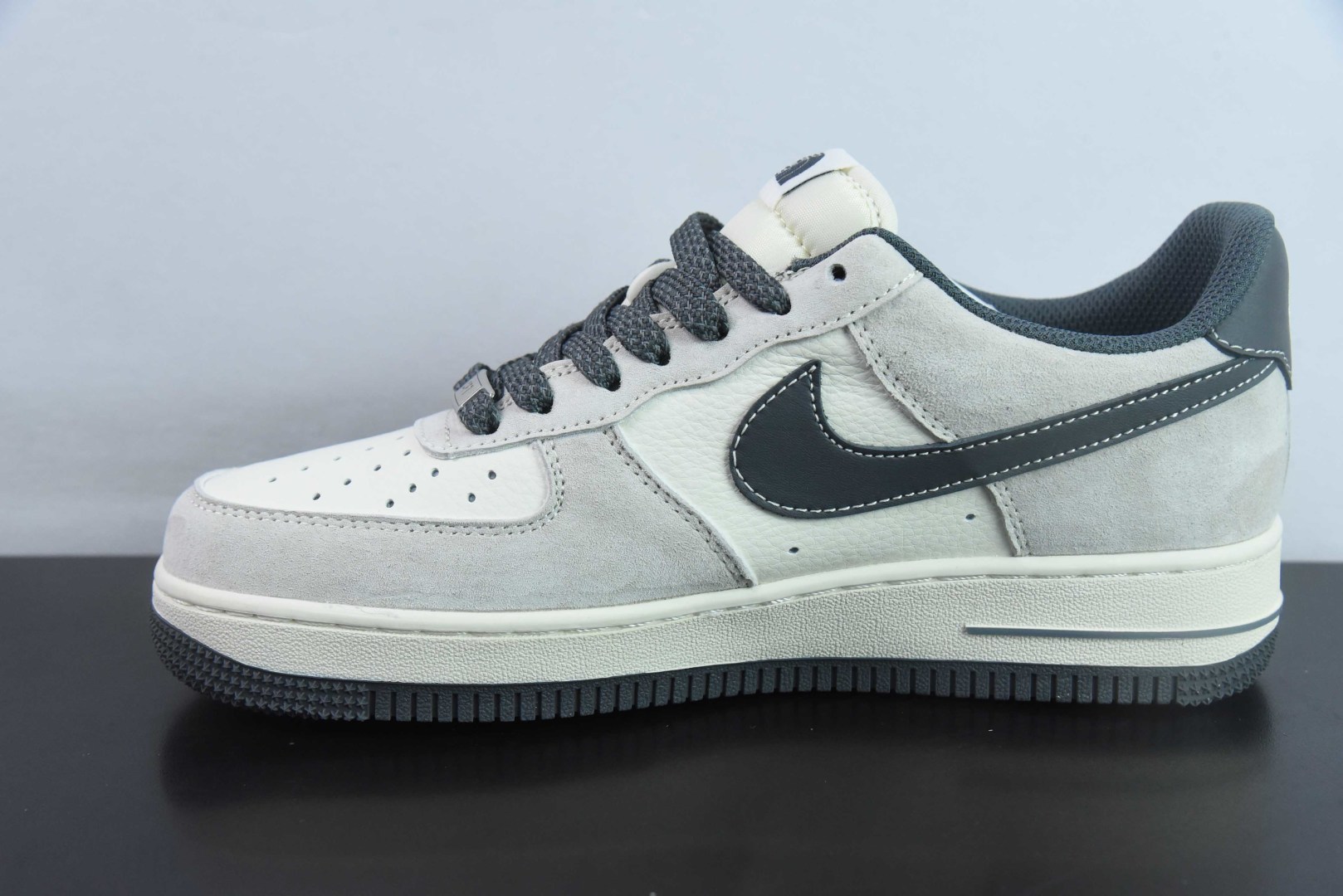 耐克NIke Air Force 1 '07 Low “Supreme北面联名灰黑红标猪八”空军一号低帮休闲板鞋纯原版本 货号:XZ6188-112