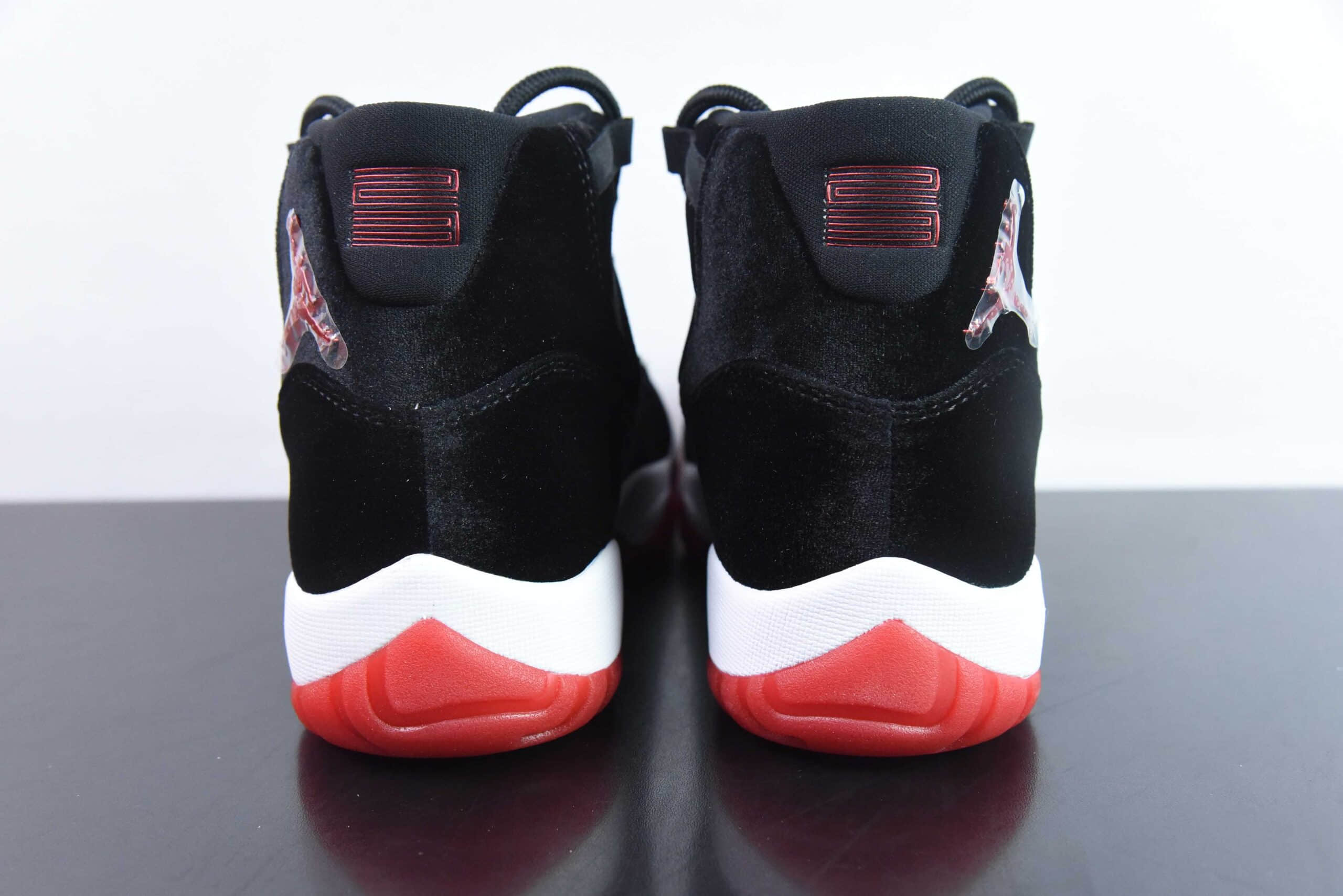 乔丹Air Jordan 11 Retro WMNS Bred Velvet AJ11天鹅绒黑红高帮篮球鞋纯原版本 货号：DB5457-061