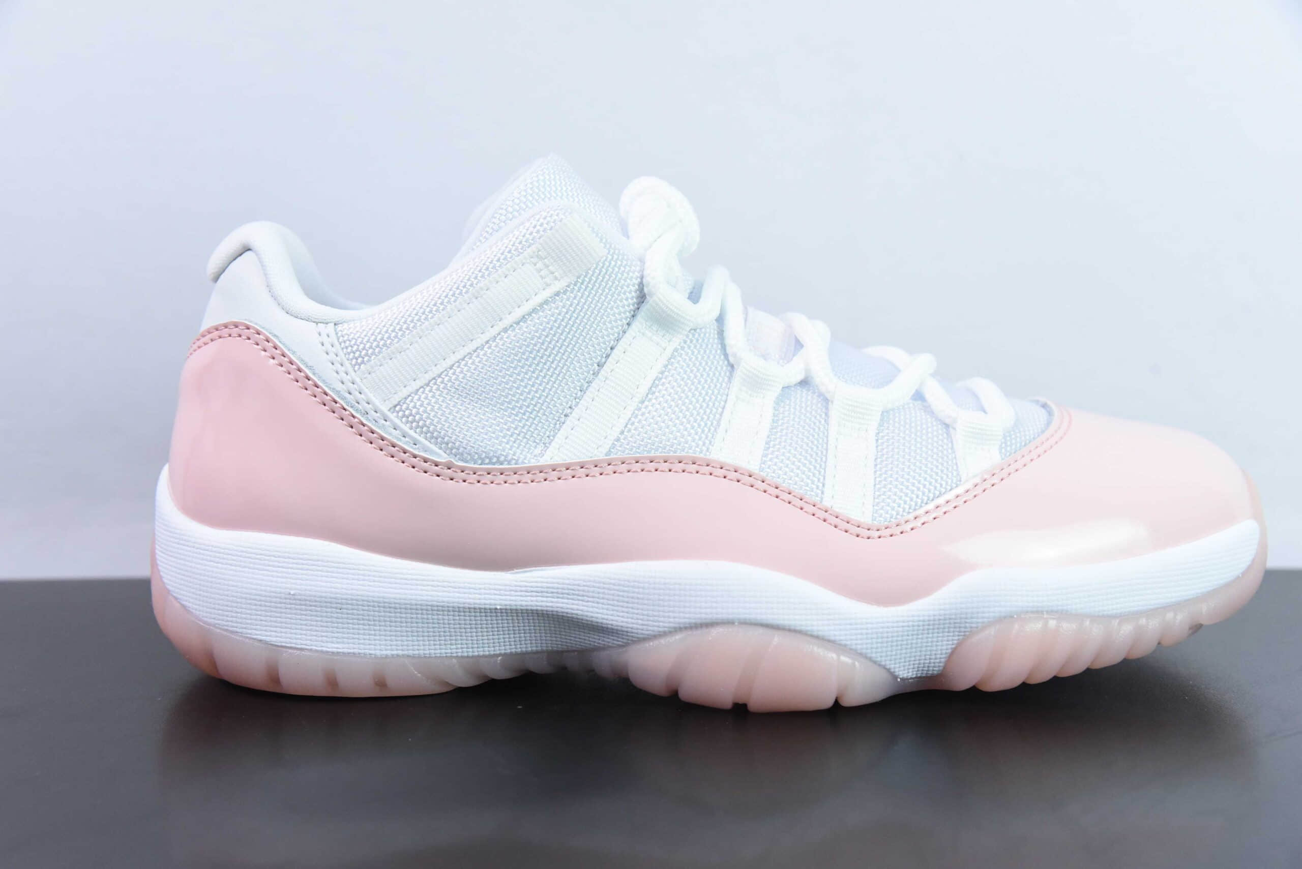 乔丹Wmns Air Jordan 11 Retro LowLegend PinkAJ11漆皮传奇粉白低帮篮球鞋纯原版本 货号:AH7860-160