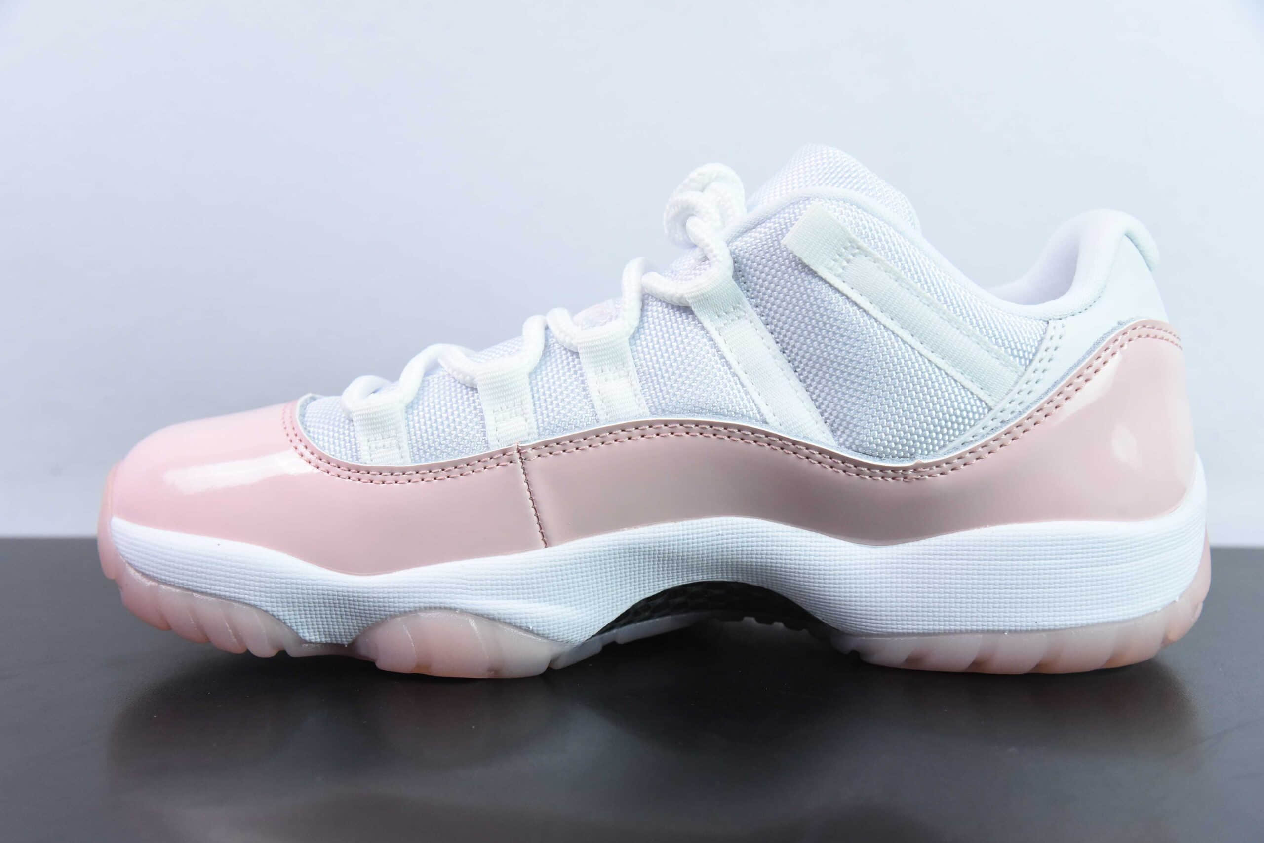 乔丹Wmns Air Jordan 11 Retro LowLegend PinkAJ11漆皮传奇粉白低帮篮球鞋纯原版本 货号:AH7860-160