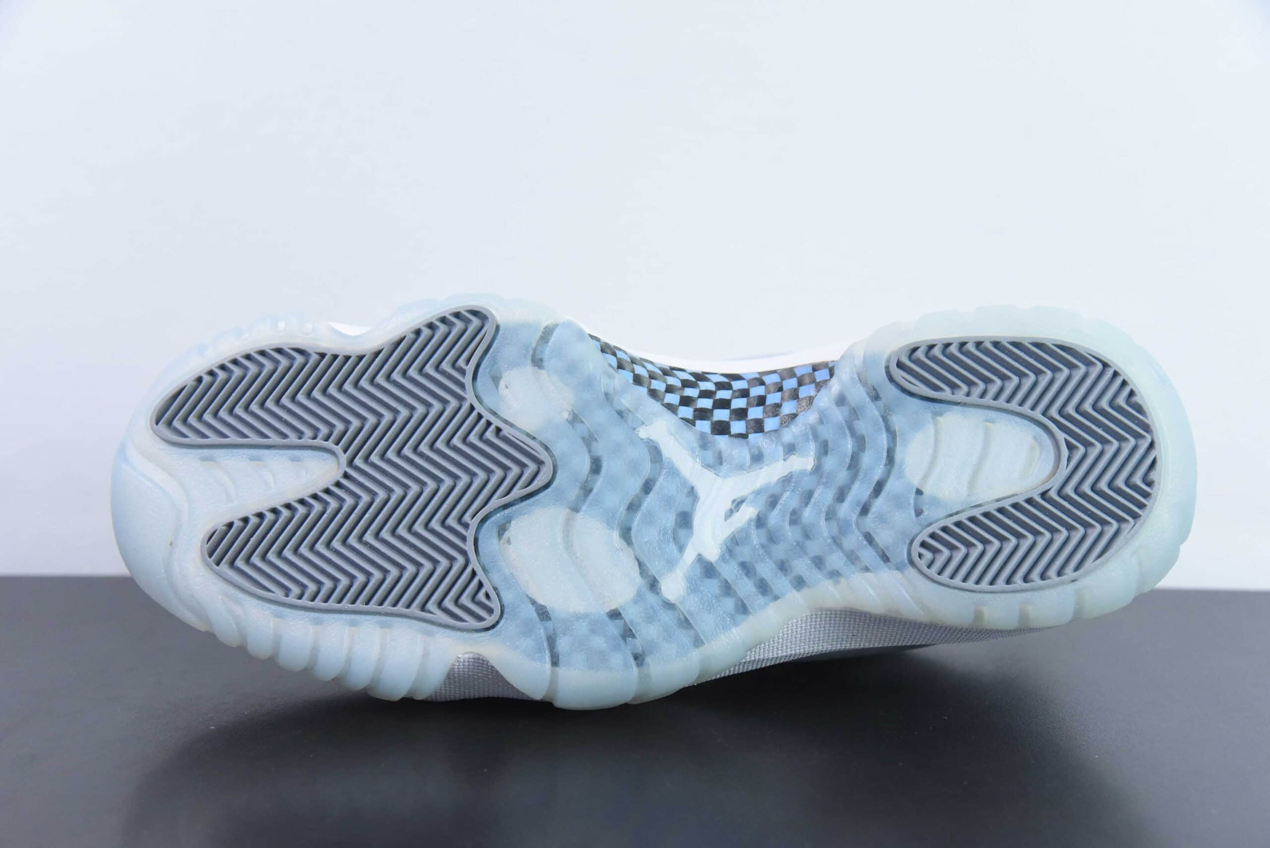 乔丹Air Jordan 11 Low Cement Grey AJ11酷灰2.0男子低帮文化篮球鞋纯原版本 货号：AV2187-140