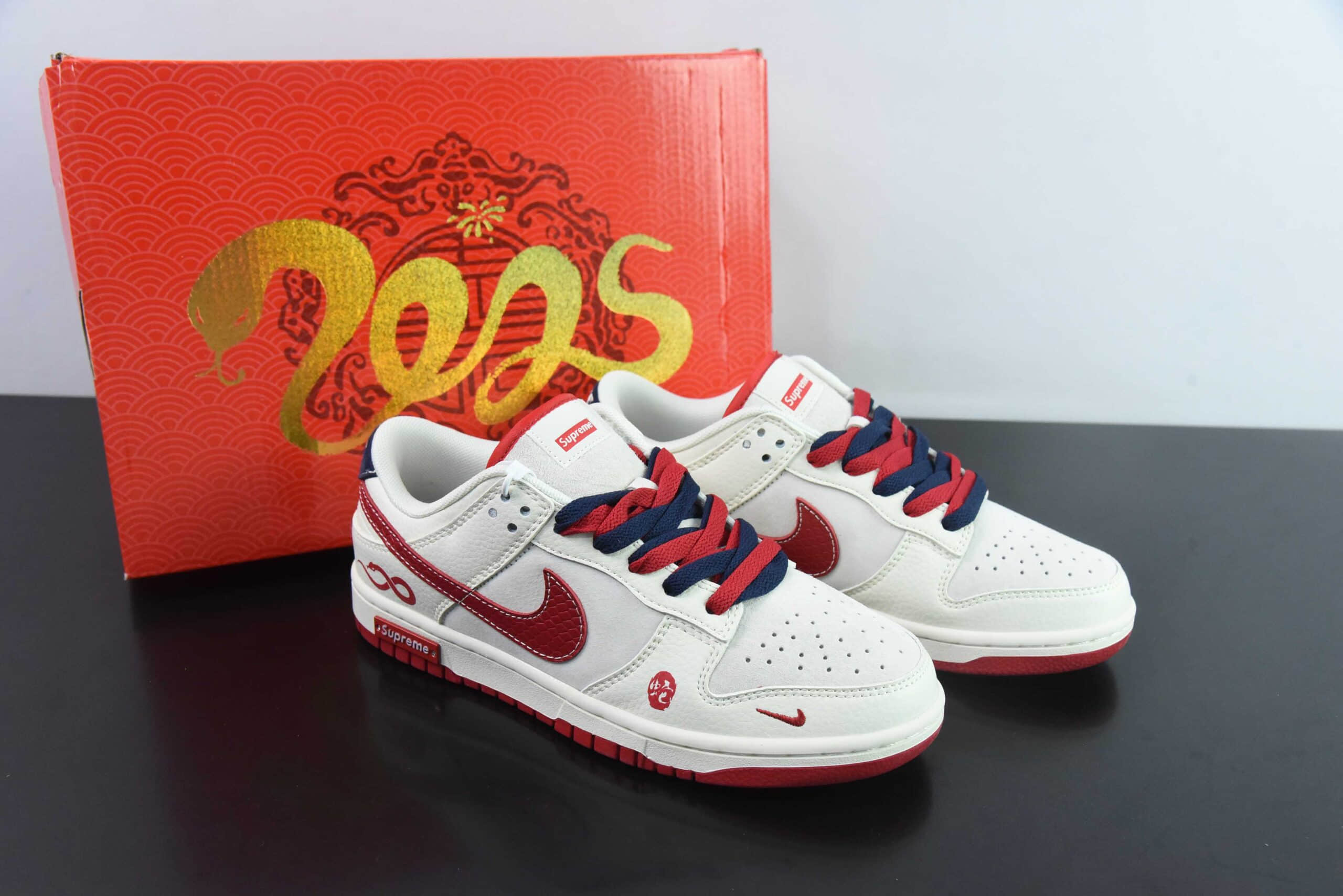 耐克Nike SB Dunk Low Supreme联名蛇年限定红蛇纹周年高端定制SB低帮休闲板鞋纯原版本 货号:XS1086-015