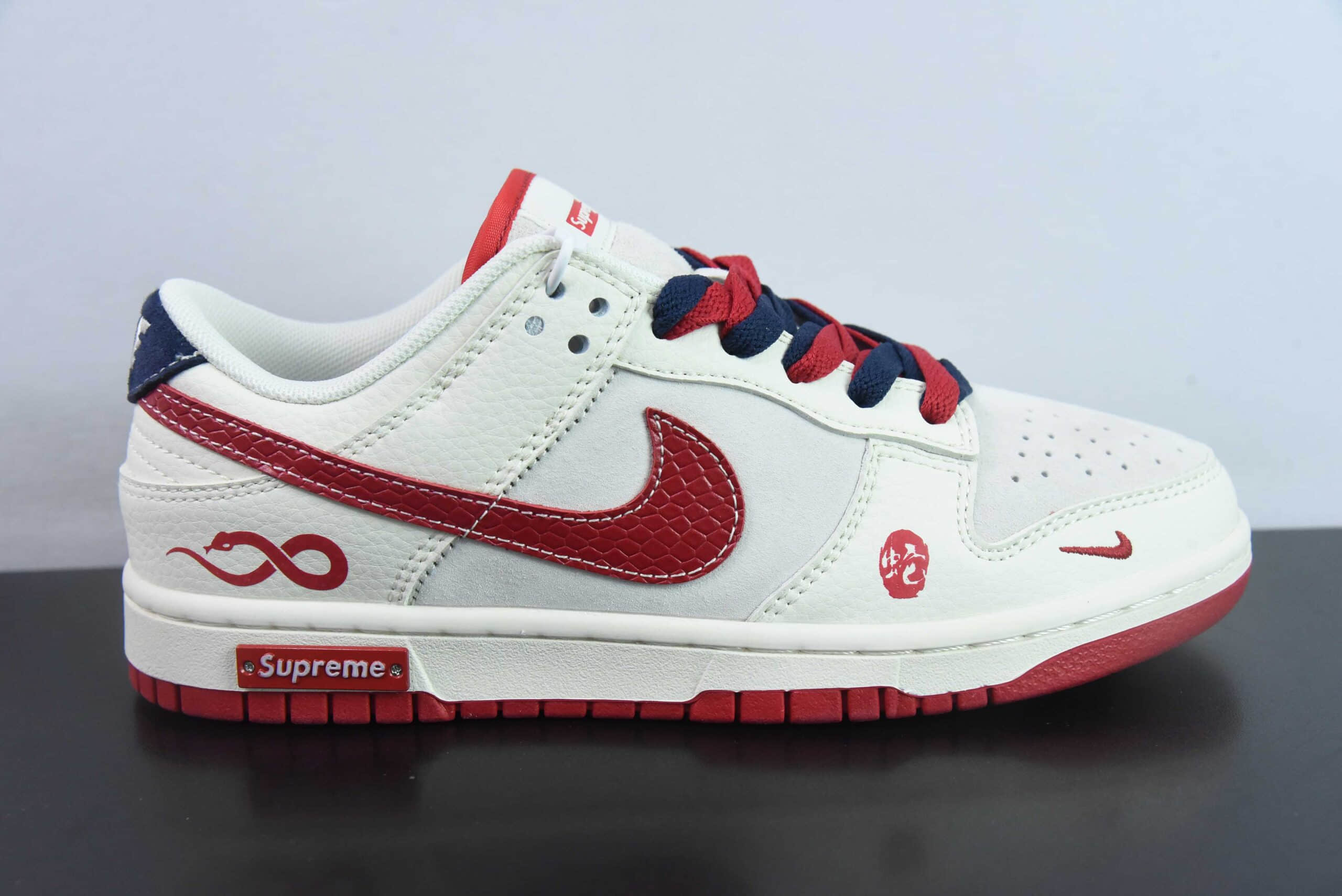 耐克Nike SB Dunk Low Supreme联名蛇年限定红蛇纹周年高端定制SB低帮休闲板鞋纯原版本 货号:XS1086-015