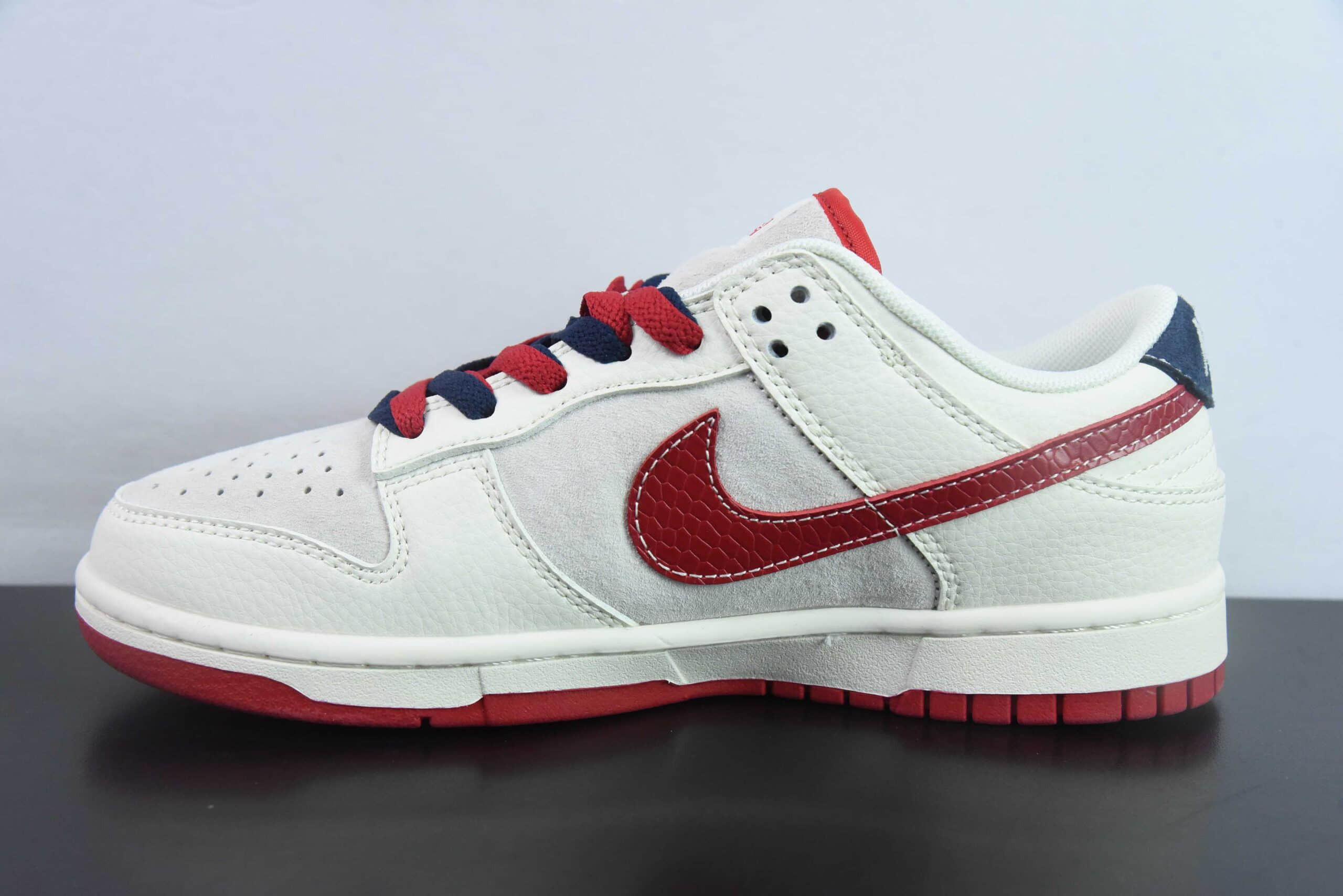 耐克Nike SB Dunk Low Supreme联名蛇年限定红蛇纹周年高端定制SB低帮休闲板鞋纯原版本 货号:XS1086-015