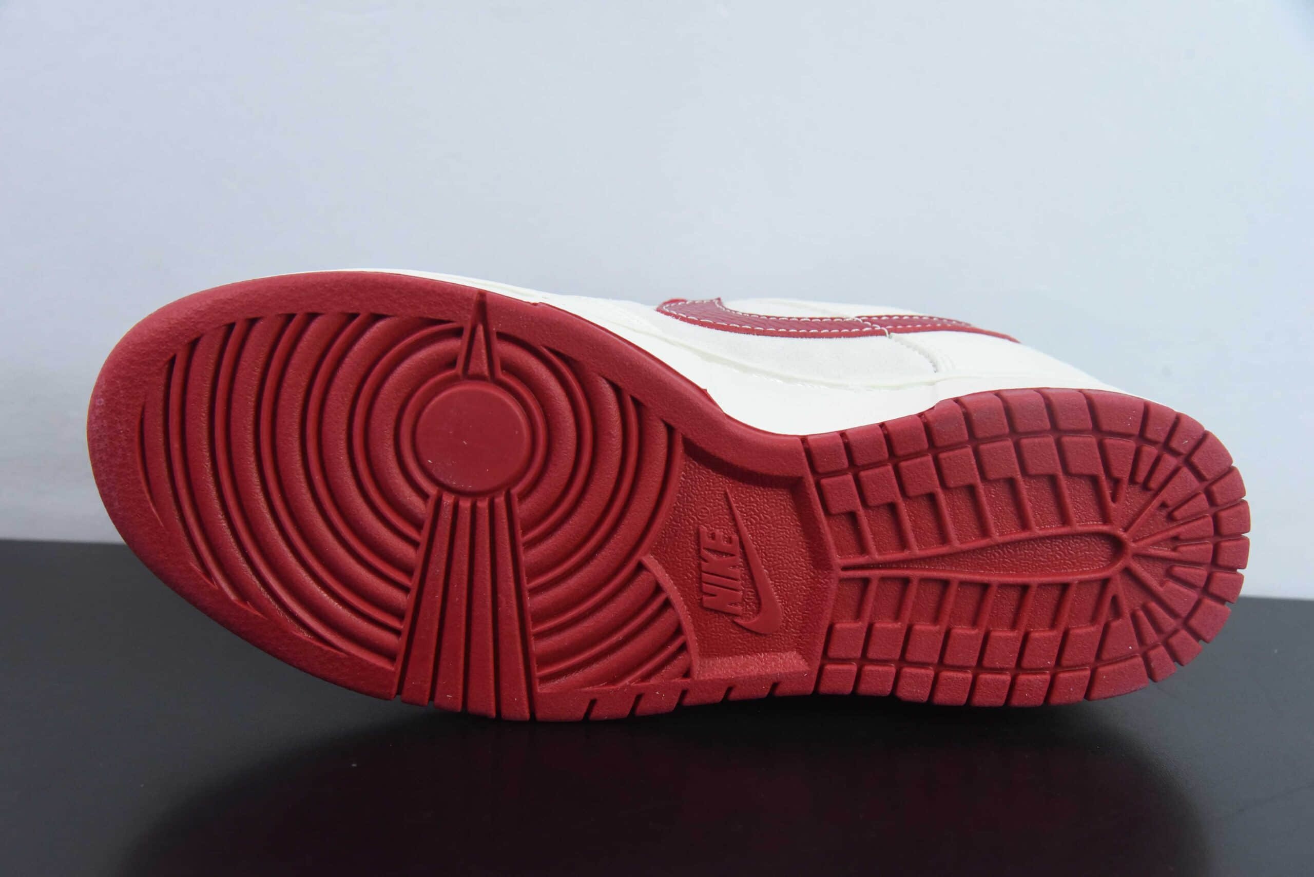 耐克Nike SB Dunk Low Supreme联名蛇年限定红蛇纹周年高端定制SB低帮休闲板鞋纯原版本 货号:XS1086-015