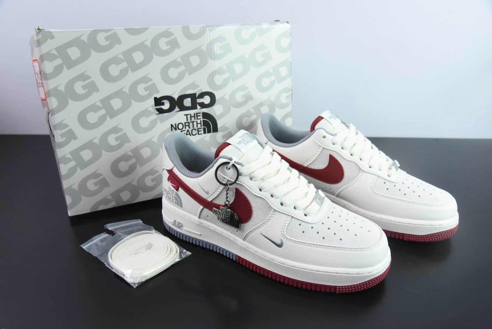 耐克NIke Air Force 1 '07 Low “北面联名米红双色”空军一号低帮休闲板鞋纯原版本 货号：DM6868-047