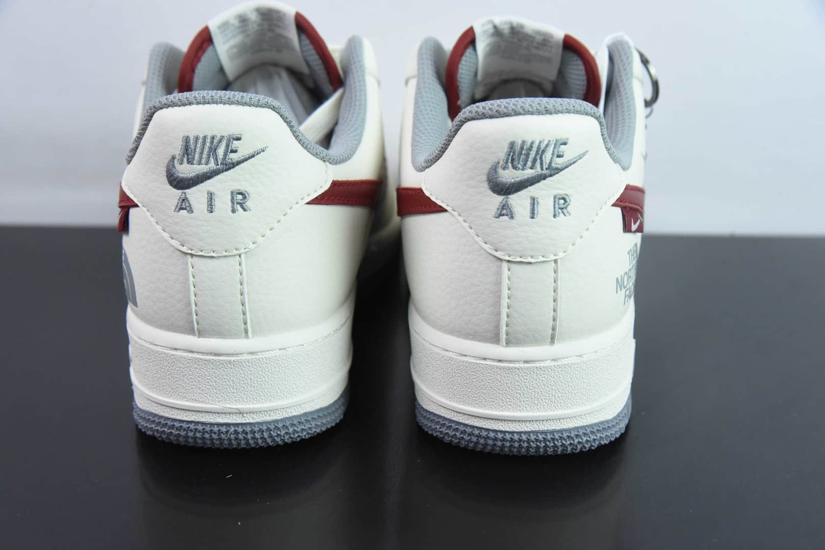 耐克NIke Air Force 1 '07 Low “北面联名米红双色”空军一号低帮休闲板鞋纯原版本 货号：DM6868-047