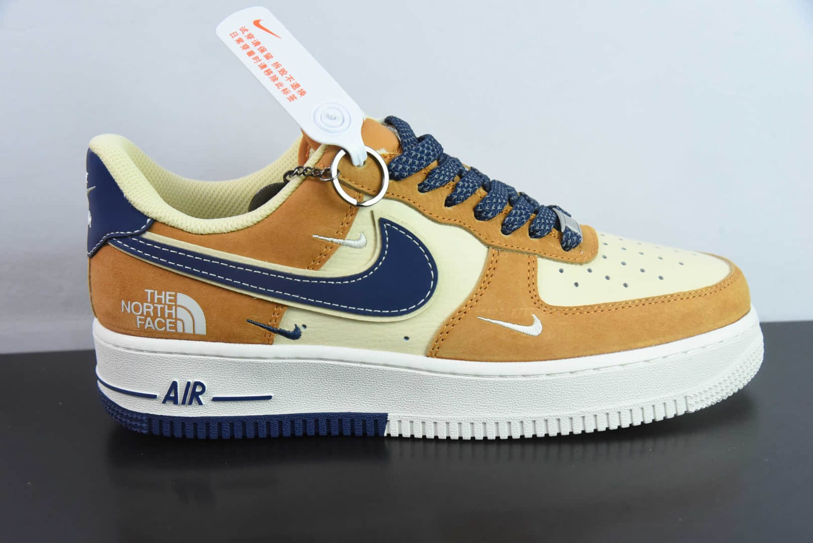耐克NIke Air Force 1 '07 Low “北面联名运动橙”空军一号低帮休闲板鞋纯原版本 货号:DM6868-053