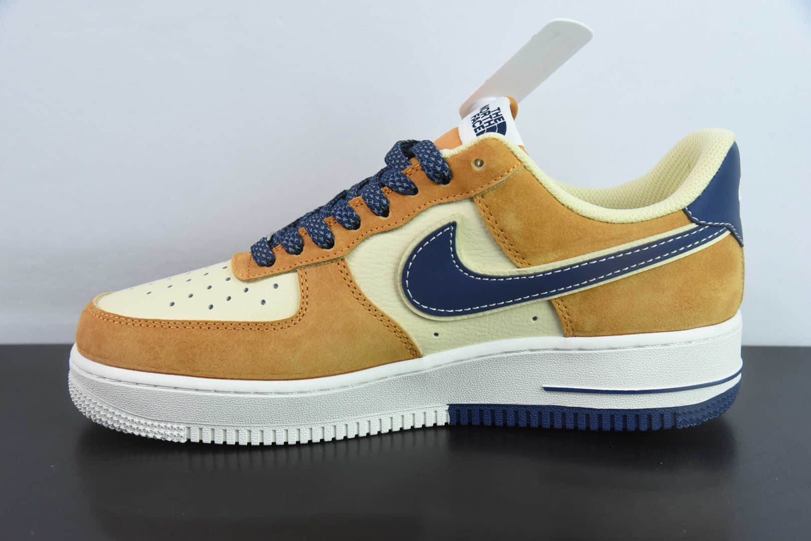 耐克NIke Air Force 1 '07 Low “北面联名运动橙”空军一号低帮休闲板鞋纯原版本 货号:DM6868-053