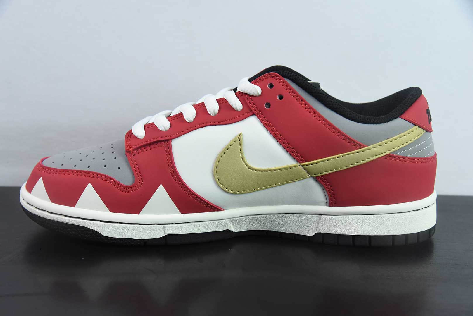 耐克Nike SB Dunk Low 恐龙战队系列霸王龙配色低帮休闲运动滑板板鞋纯原版本 货号：ZZ1998-001 