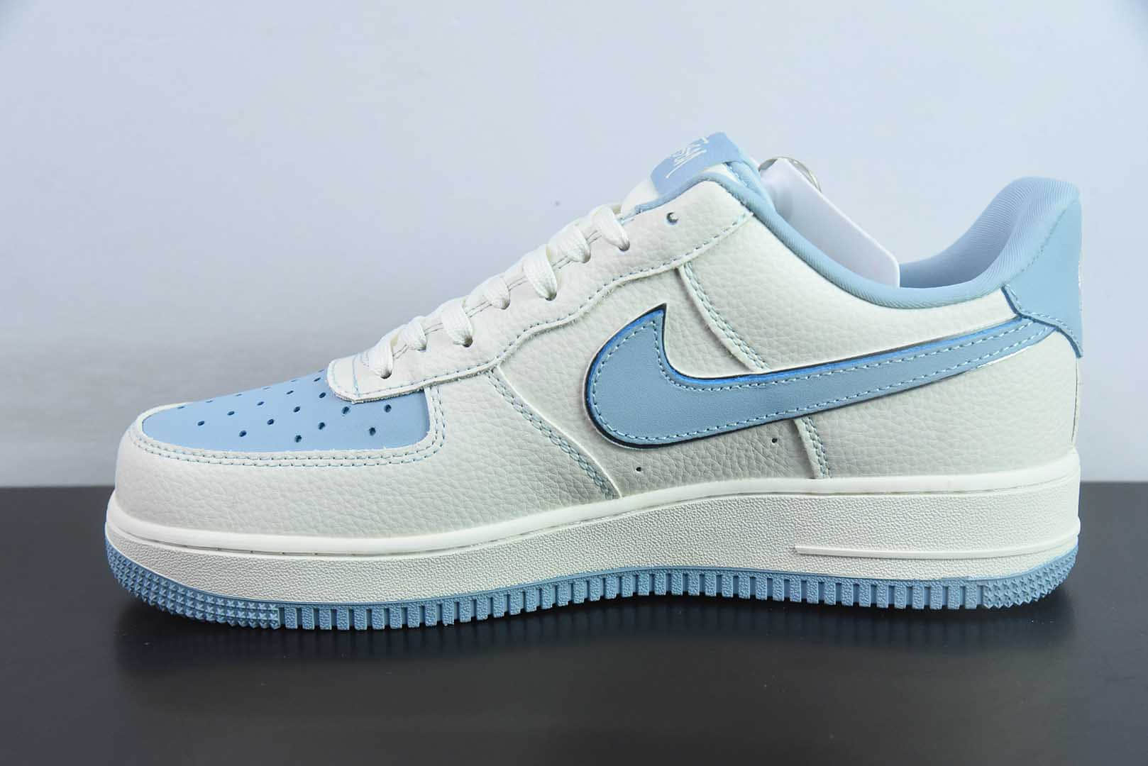 耐克Nike Air Force 1 Low 07 x Stussy 斯图西联名白蓝小勾空军一号低帮休闲板鞋纯原版本 货号：KK1988-090
