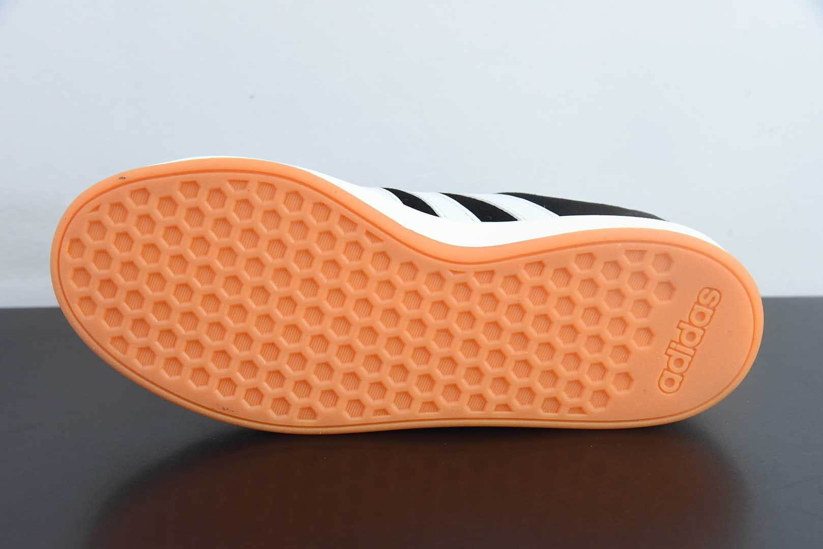 阿迪达斯Adidas GRAND COURTBEAT Base 00S黑白低帮休闲板鞋纯原版本 货号:IH6184