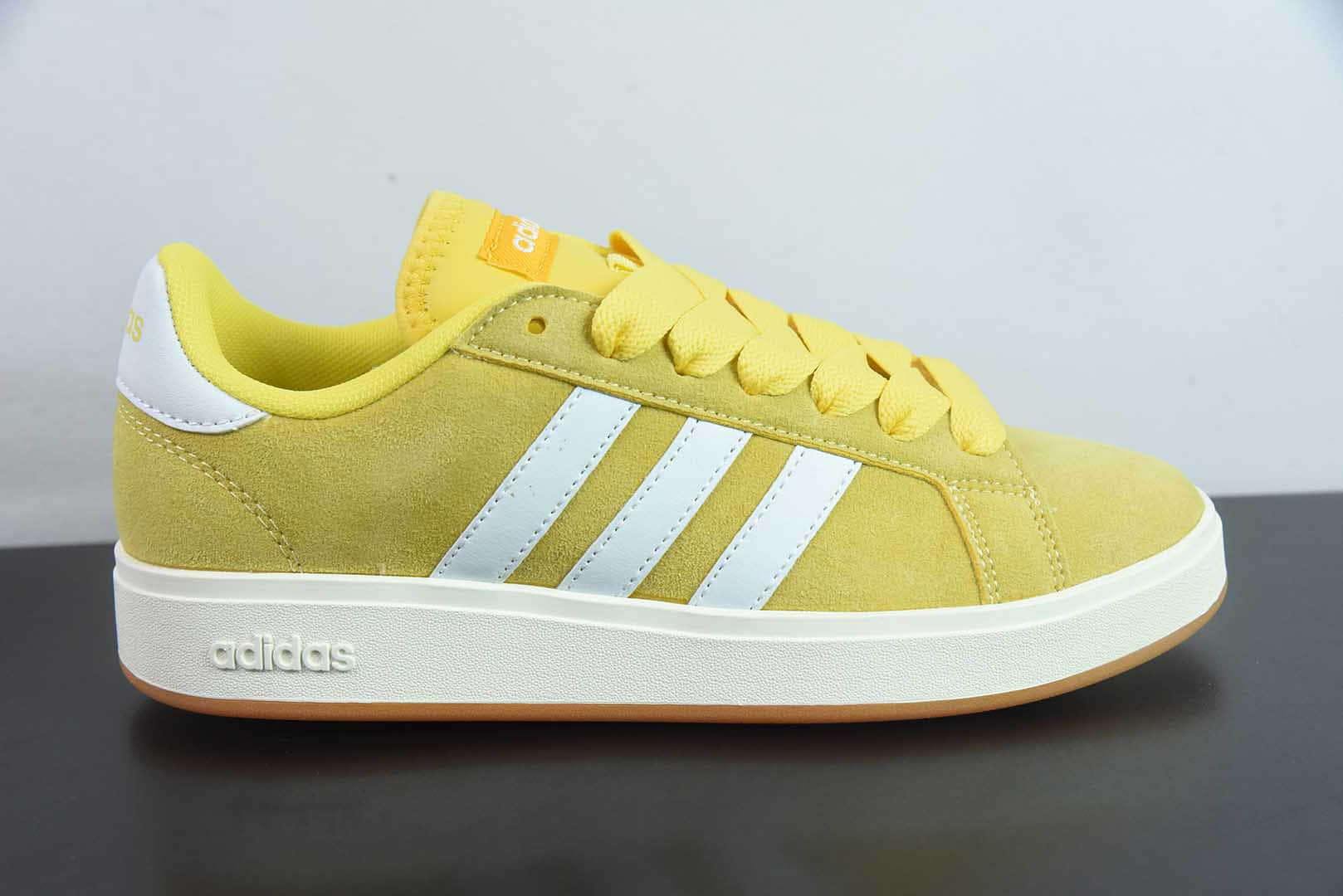 阿迪达斯Adidas GRAND COURTBEAT Base 00S 黄白色休闲耐磨低帮板鞋纯原版本 货号:IH6185