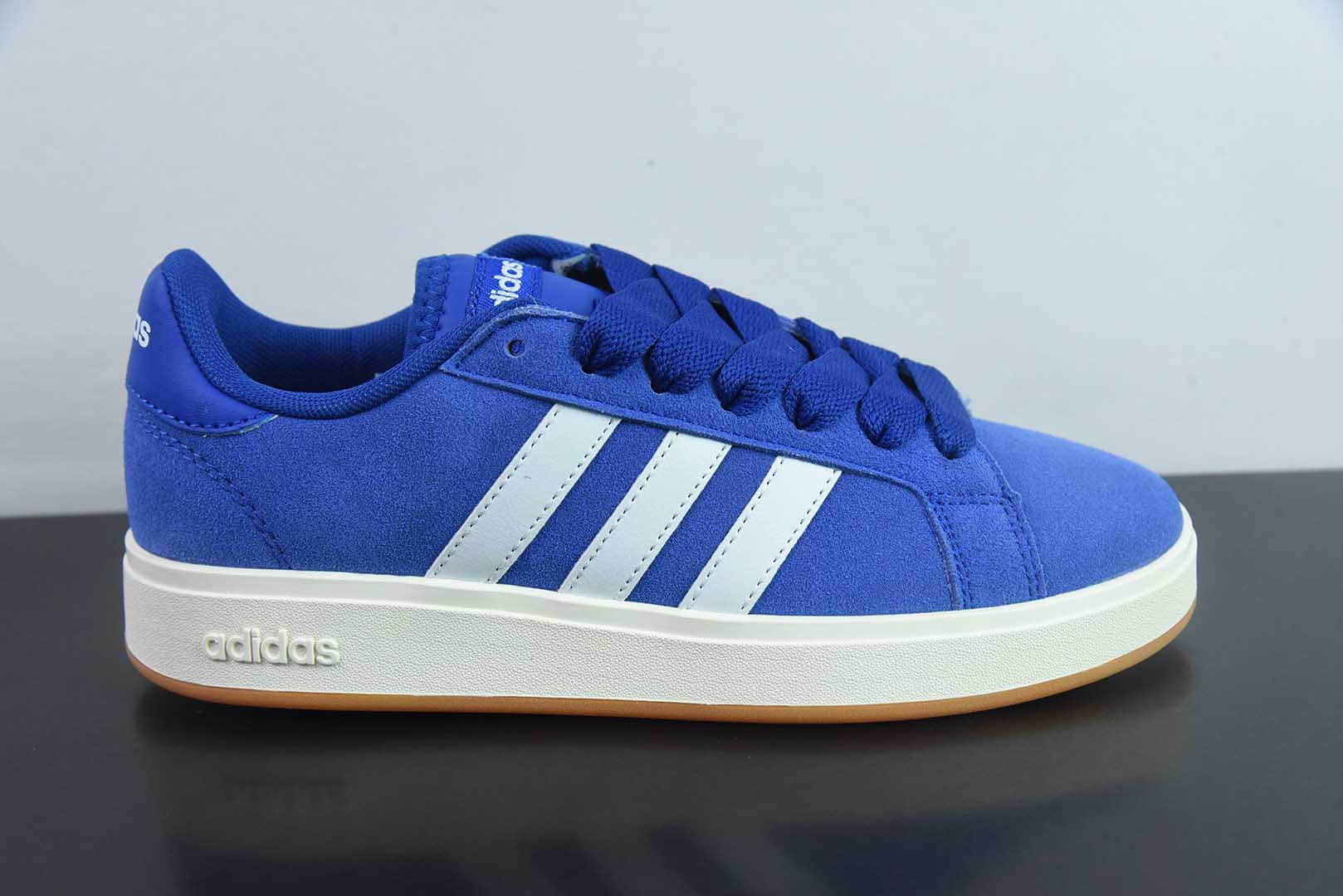 阿迪达斯Adidas GRAND COURTBEAT Base 00S 蓝白麂皮休闲耐磨低帮板鞋纯原版本 货号: IH1039