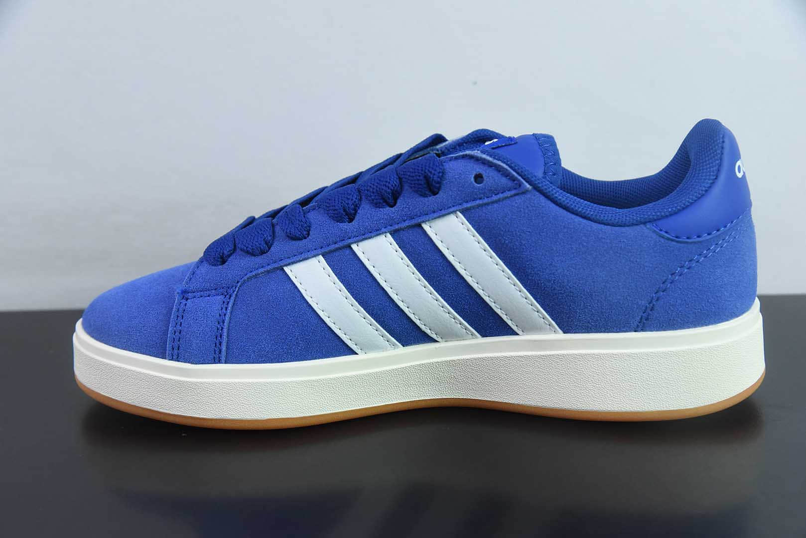 阿迪达斯Adidas GRAND COURTBEAT Base 00S 蓝白麂皮休闲耐磨低帮板鞋纯原版本 货号: IH1039