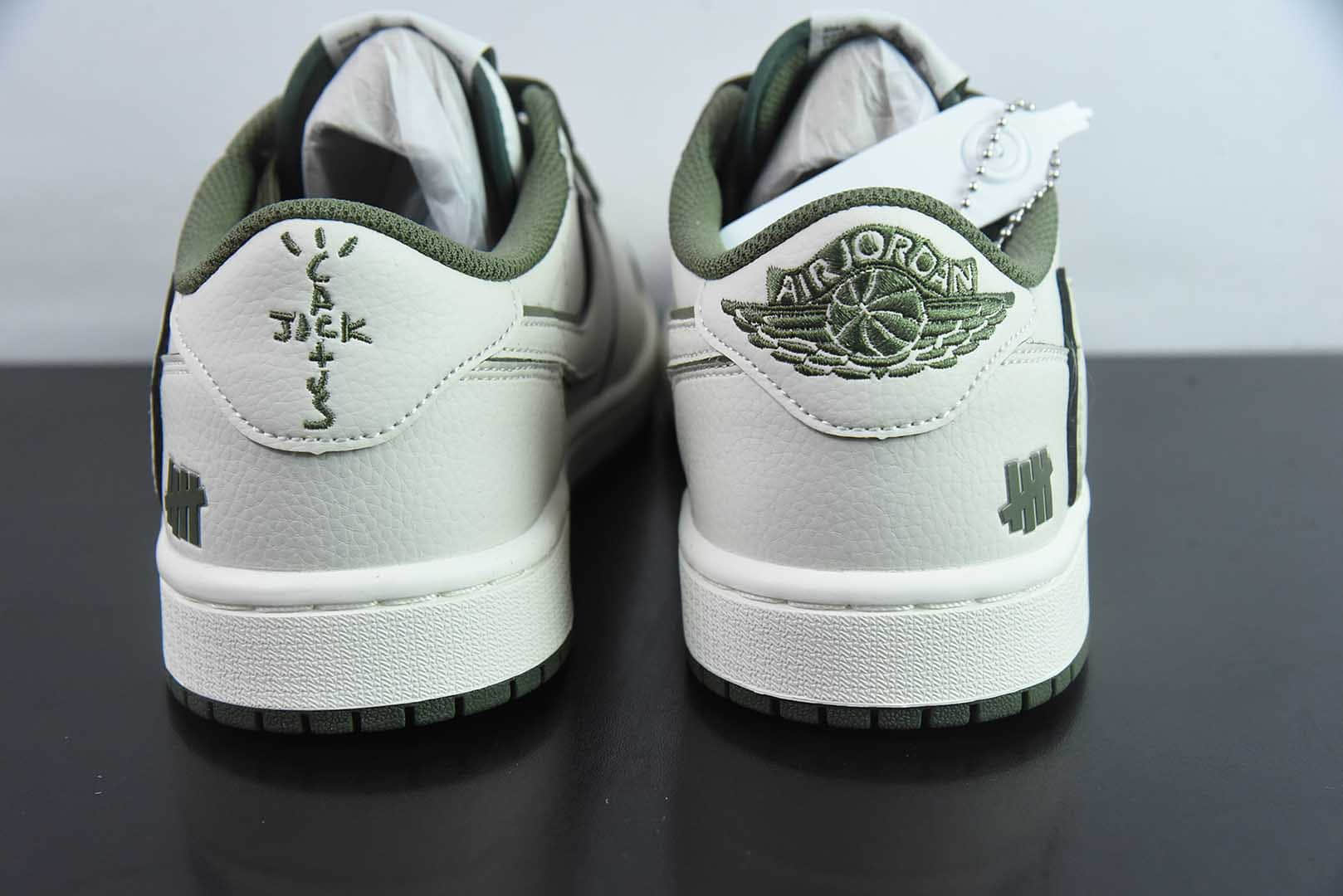 乔丹TS x Air Jordan AJ1 Low x UNDEFEATED UND联名白绿倒钩低帮文化复古篮球鞋纯原版本 货号:DF1845 - 535