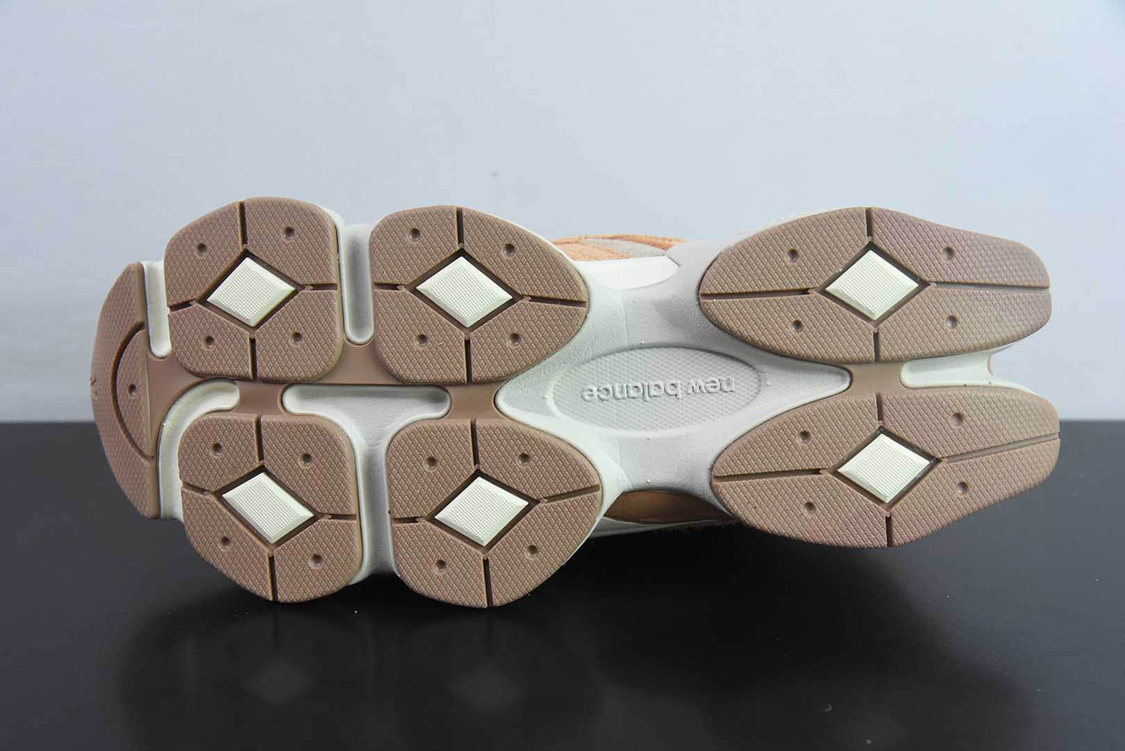 新百伦New Balance Joe Freshgoods x New Balance NB9060联名款卡其棕复古休闲运动慢跑鞋纯原版本 货号:U9060WCW