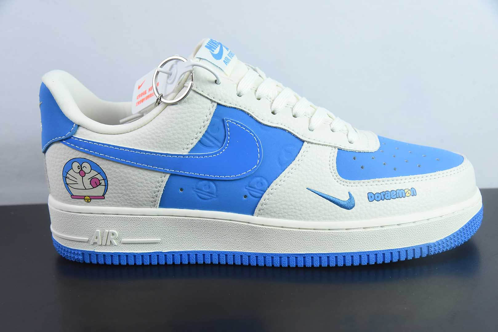 耐克Nike Air Force 1 ‘07 Low “哆唻A梦”空军一号低帮休闲板鞋纯原版本 货号：KK1988-089