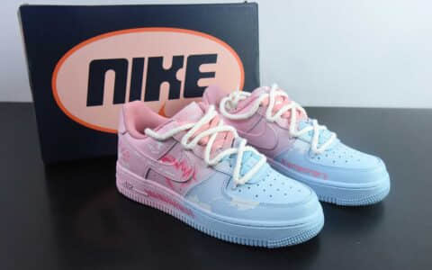 耐克Nike Air Force 1'07 Low Purple Butterfly 手绘涂鸦粉蓝蛛心空军一号低帮休闲运动板鞋纯原版本 货号：QX2032-707