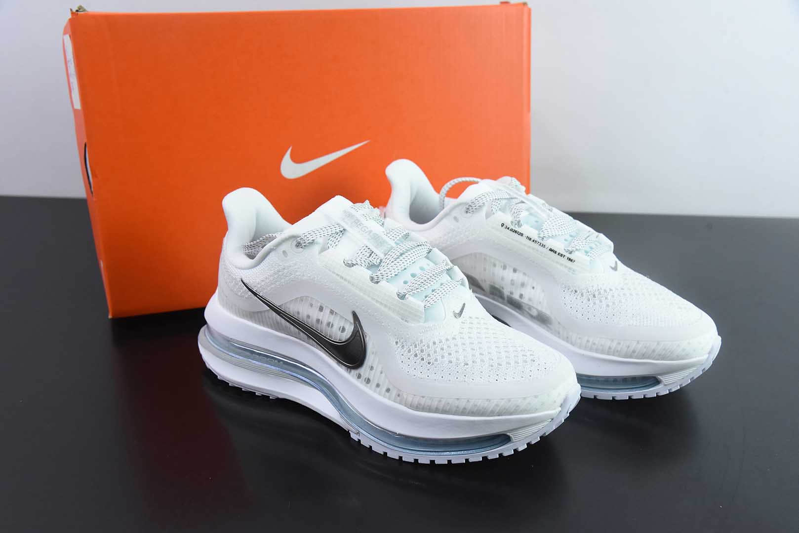 耐克Nike Pegasus Premium 耐克白黑全掌气垫跑步运动鞋纯原版本 货号：HQ2592 - 102