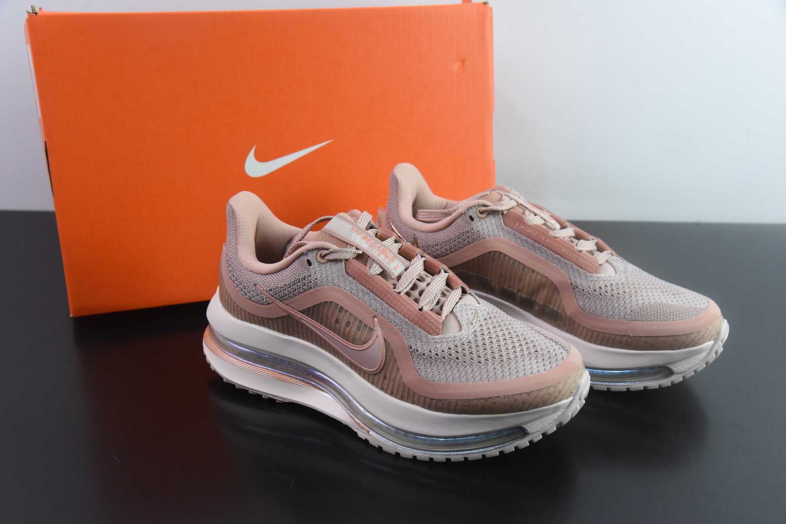 耐克Nike Pegasus Premium超级飞马肉粉色全掌纤维气垫网面跑步鞋纯原版本 货号：HQ2593-603